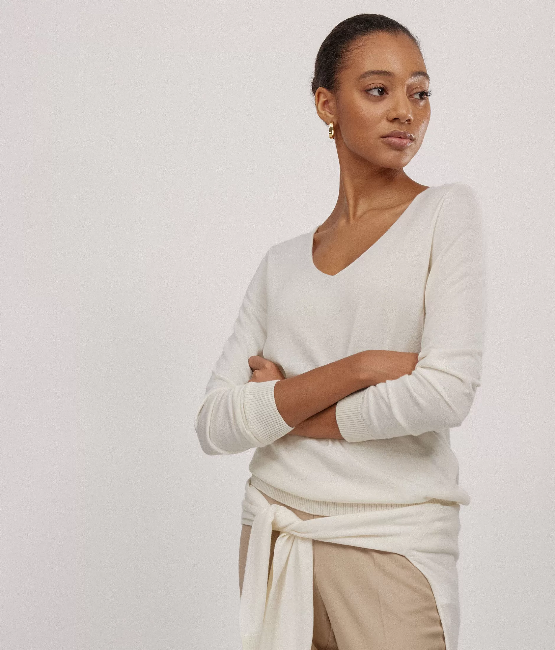 Store Falconeri Ultrafine Cashmere V-Neck Sweater white -8005 - bow