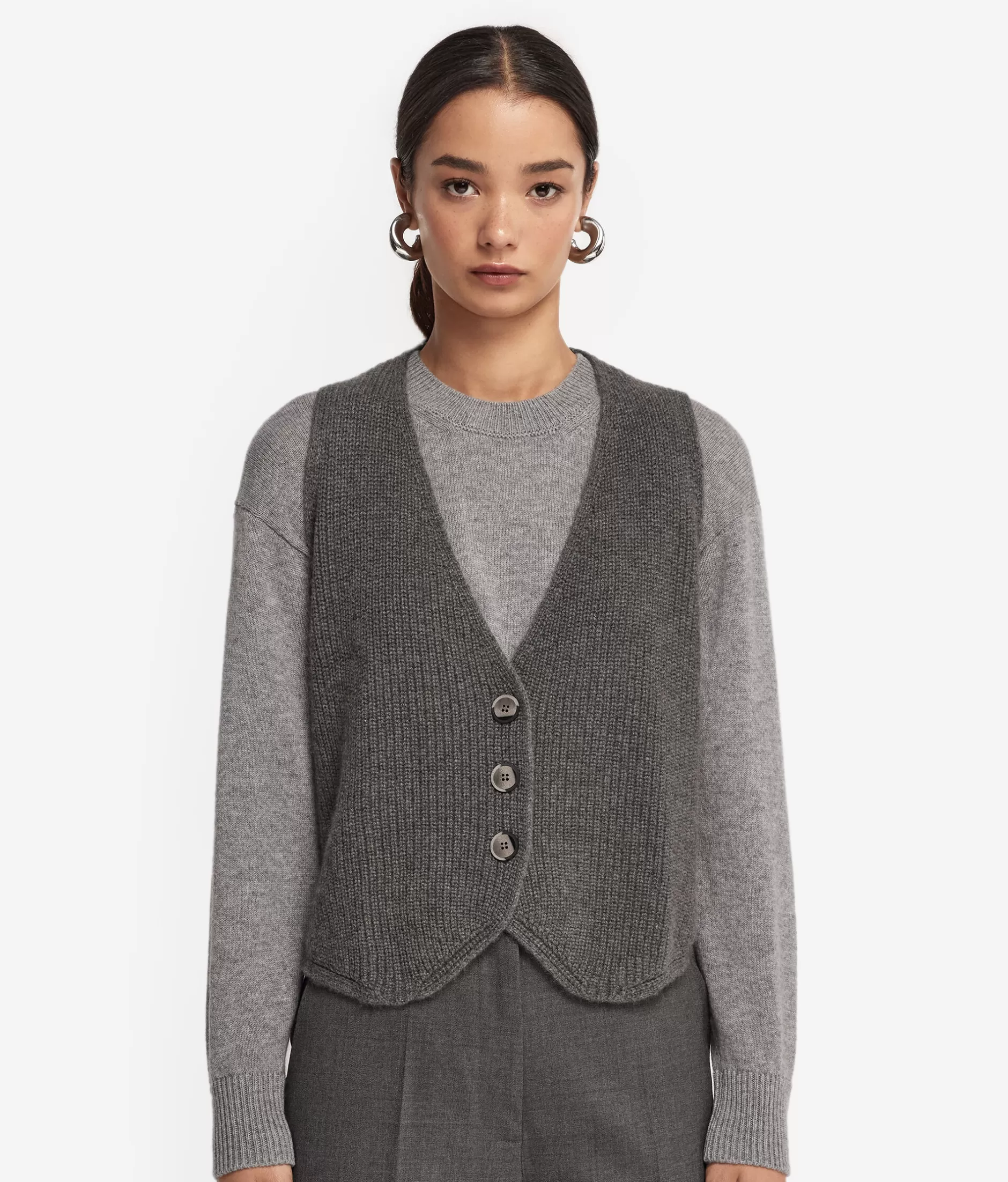 Shop Falconeri Ultrasoft Cashmere Sleeveless Vest With Buttons dark grey -9070 - ash